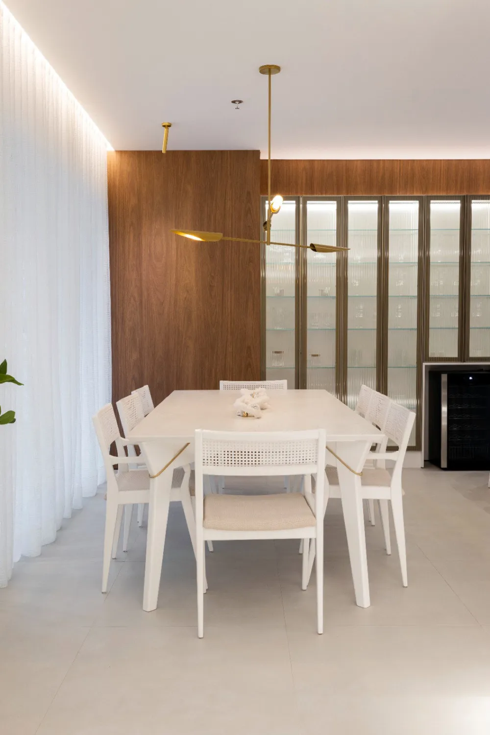 Apartamento para venda no bairro Meia Praia em Itapema