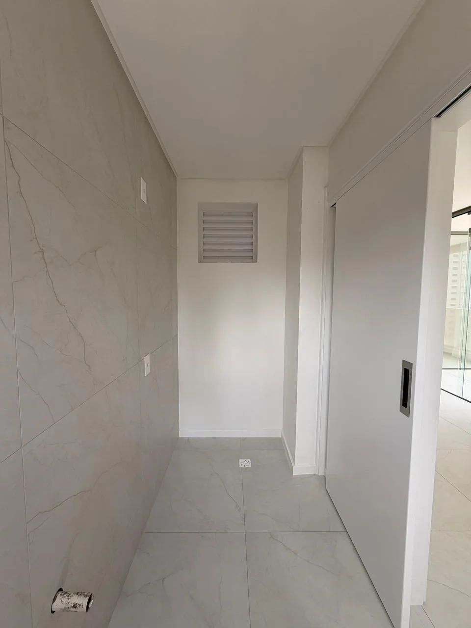 Apartamento para venda no bairro Meia Praia em Itapema