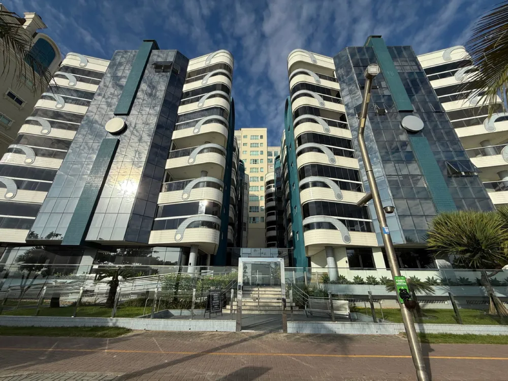 Apartamento para venda no bairro Meia Praia em Itapema