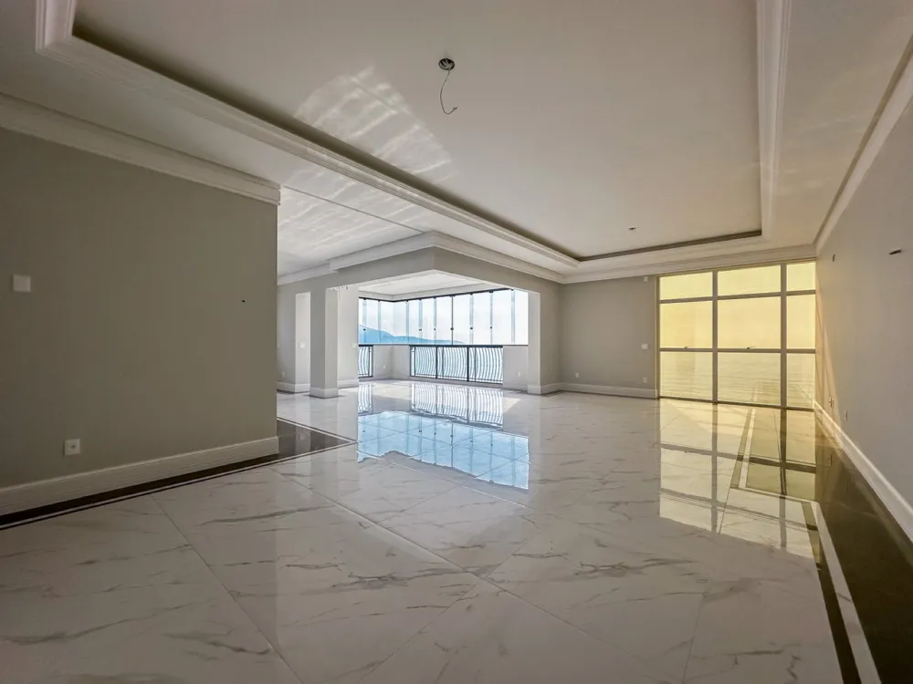 Apartamento para venda no bairro Meia Praia em Itapema