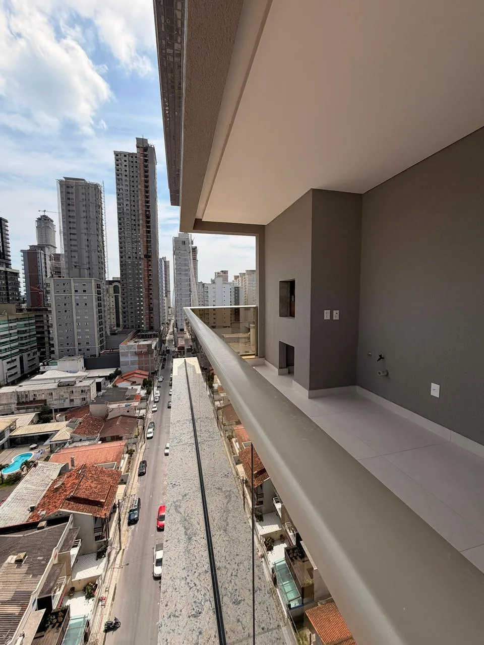 Apartamento para venda no bairro Meia Praia em Itapema