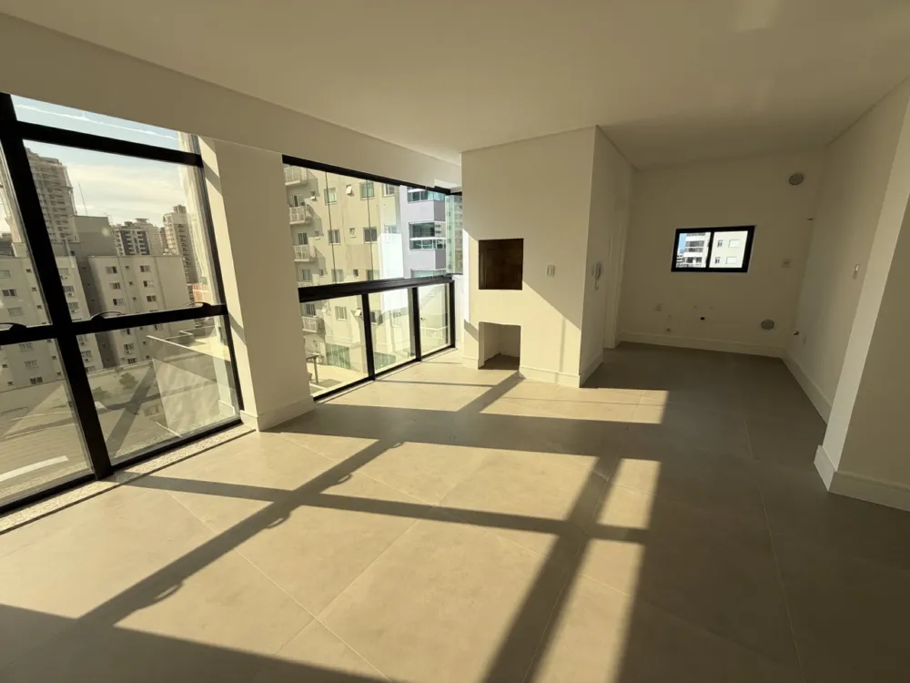 Apartamento para venda no bairro Meia Praia em Itapema