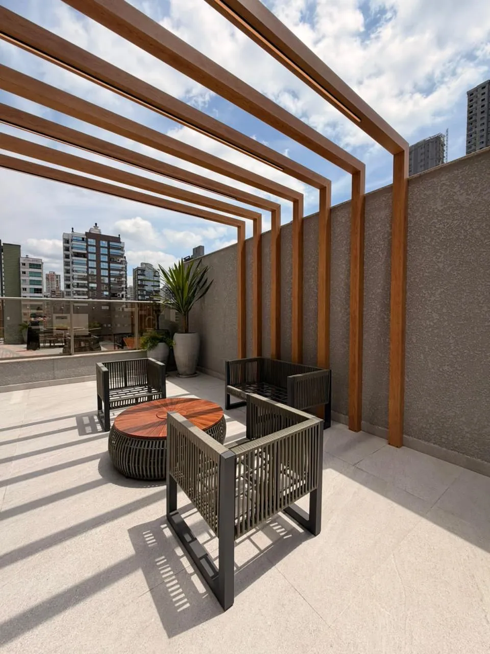 Apartamento para venda no bairro Meia Praia em Itapema