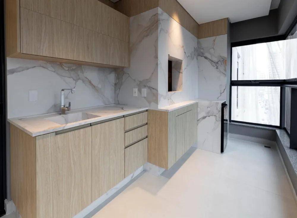 Apartamento para venda no bairro Meia Praia em Itapema