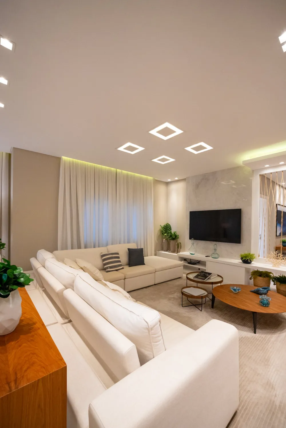 Apartamento para venda no bairro Meia Praia em Itapema