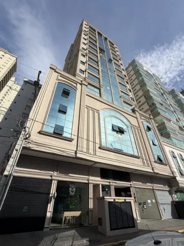 Apartamento para venda no bairro Meia Praia em Itapema
