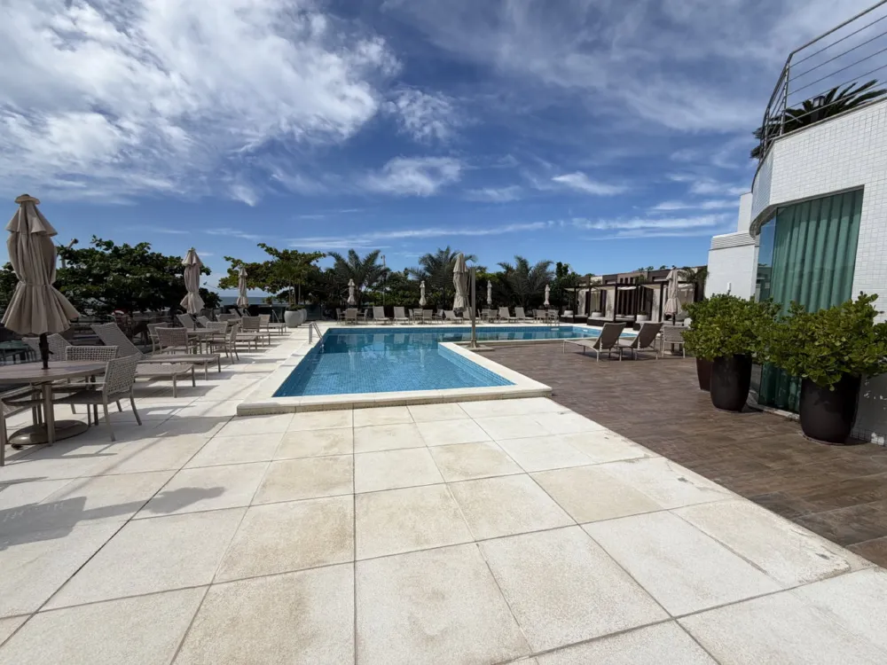 Apartamento para venda no bairro Meia Praia em Itapema