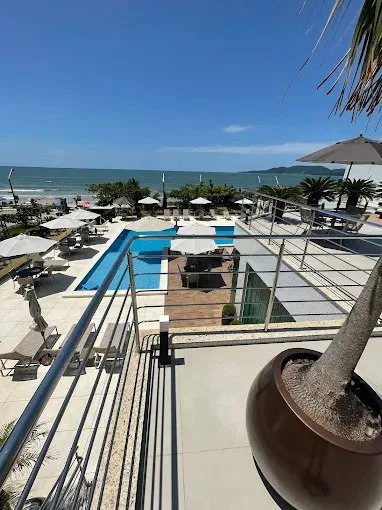 Apartamento para venda no bairro Meia Praia em Itapema