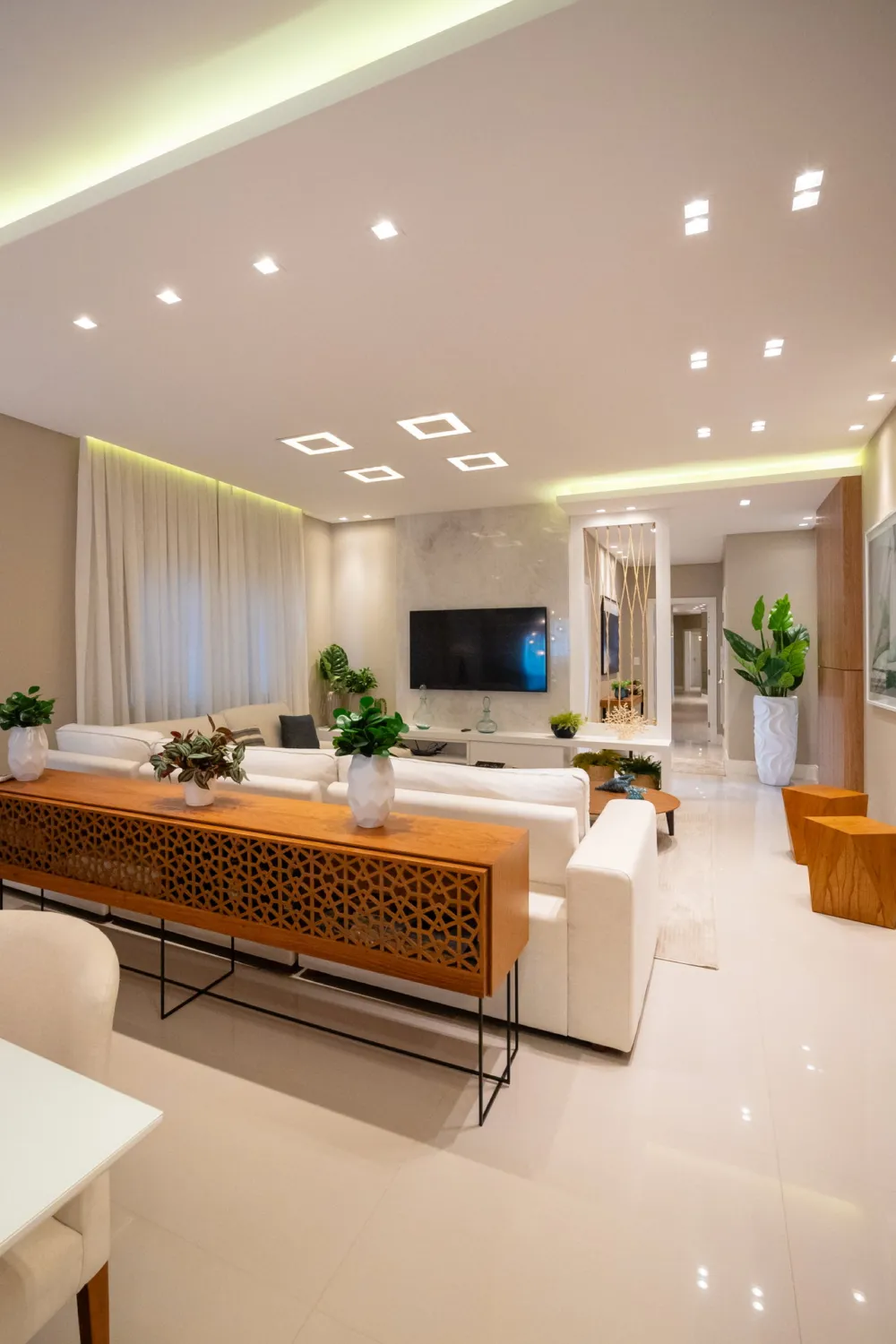 Apartamento para venda no bairro Meia Praia em Itapema