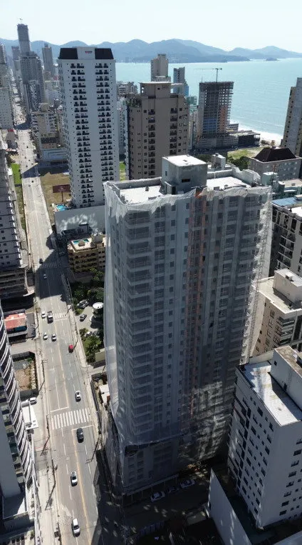 Apartamento para venda no bairro Meia Praia em Itapema