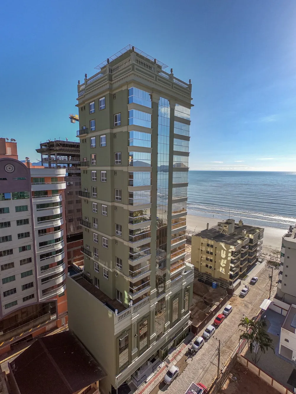 Apto. Diferenciado para venda no bairro Meia Praia em Itapema