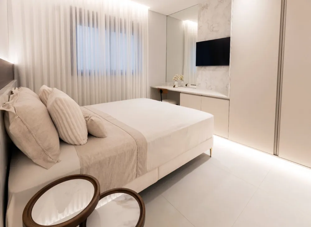 Apartamento para venda no bairro Meia Praia em Itapema