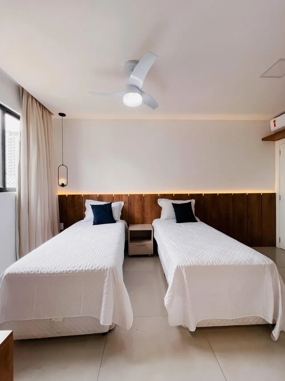 Apartamento para venda no bairro Meia Praia em Itapema