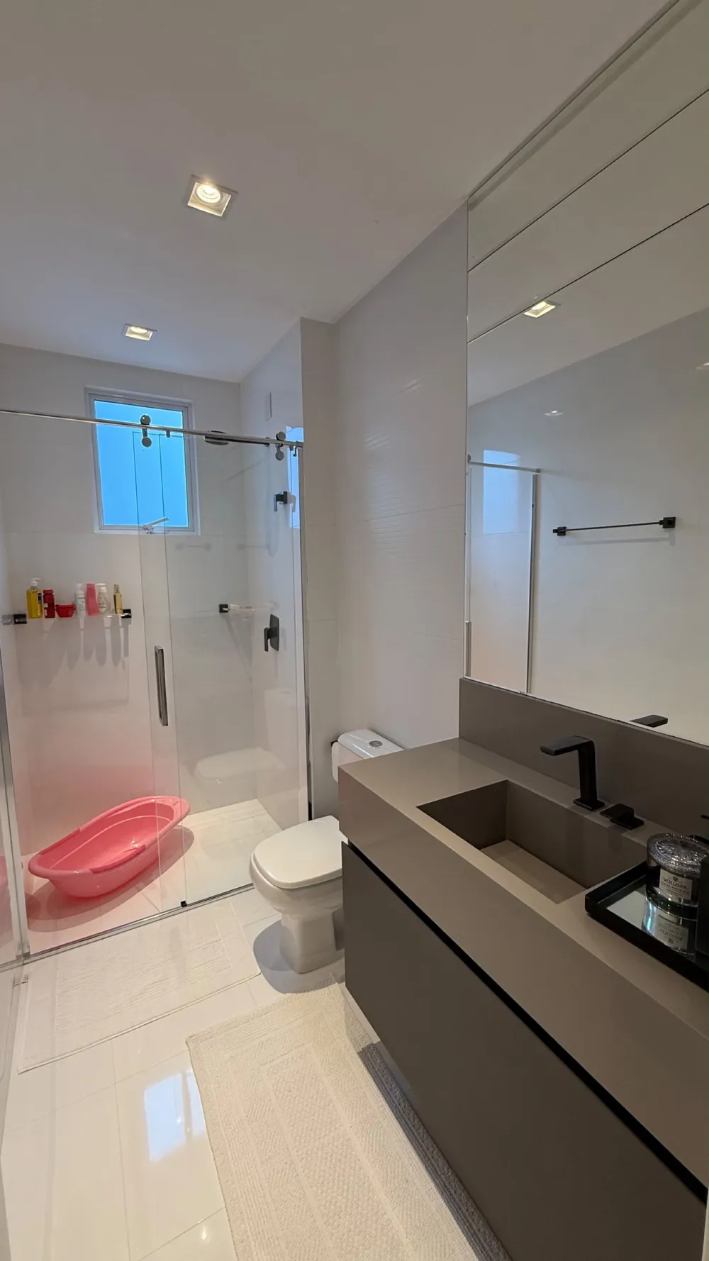 Apartamento para venda no bairro Meia Praia em Itapema