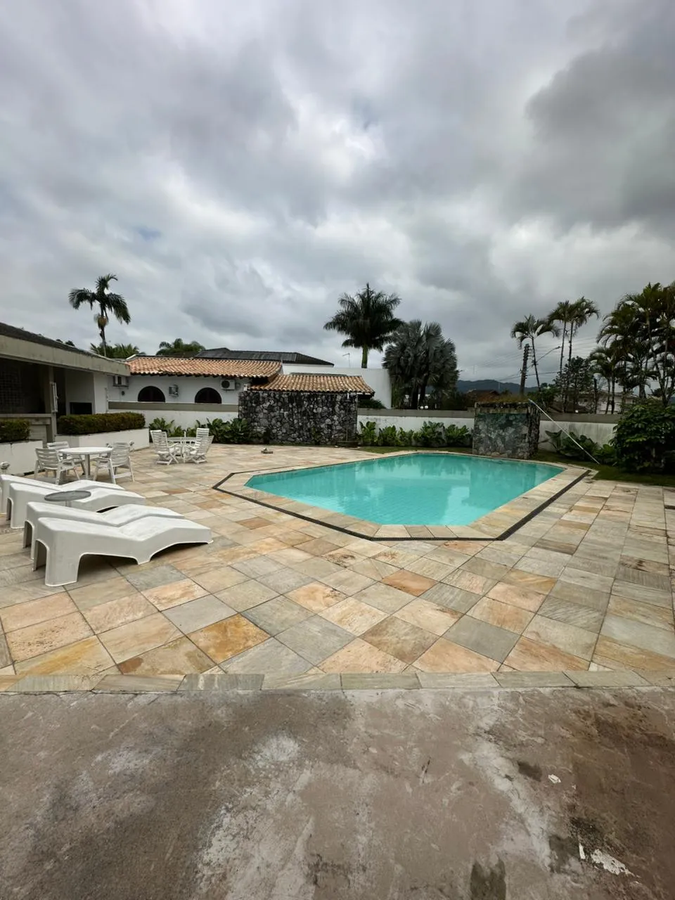 Casa para venda no bairro Praia de Pernambuco em Guarujá