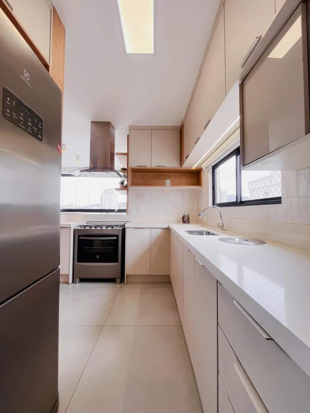 Apartamento para venda no bairro Meia Praia em Itapema