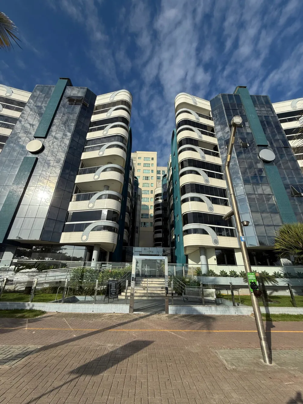 Apartamento para venda no bairro Meia Praia em Itapema