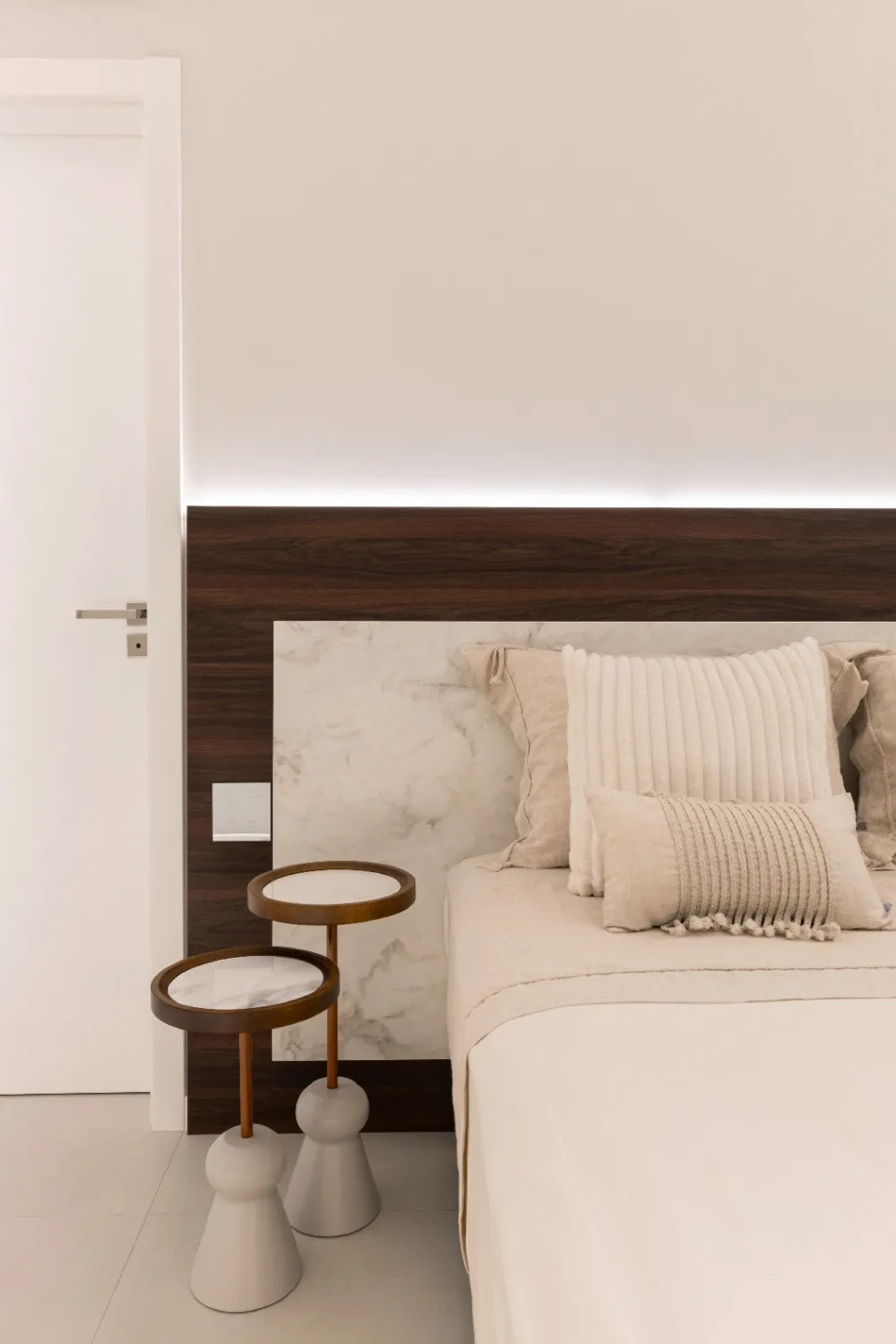 Apartamento para venda no bairro Meia Praia em Itapema