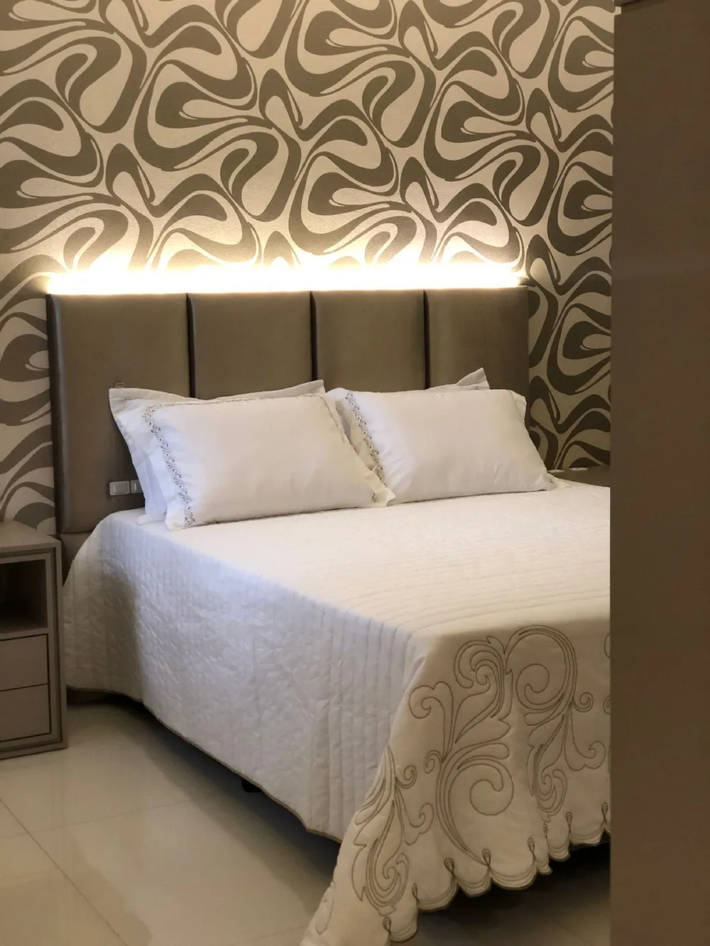 Apartamento para venda no bairro Meia Praia em Itapema
