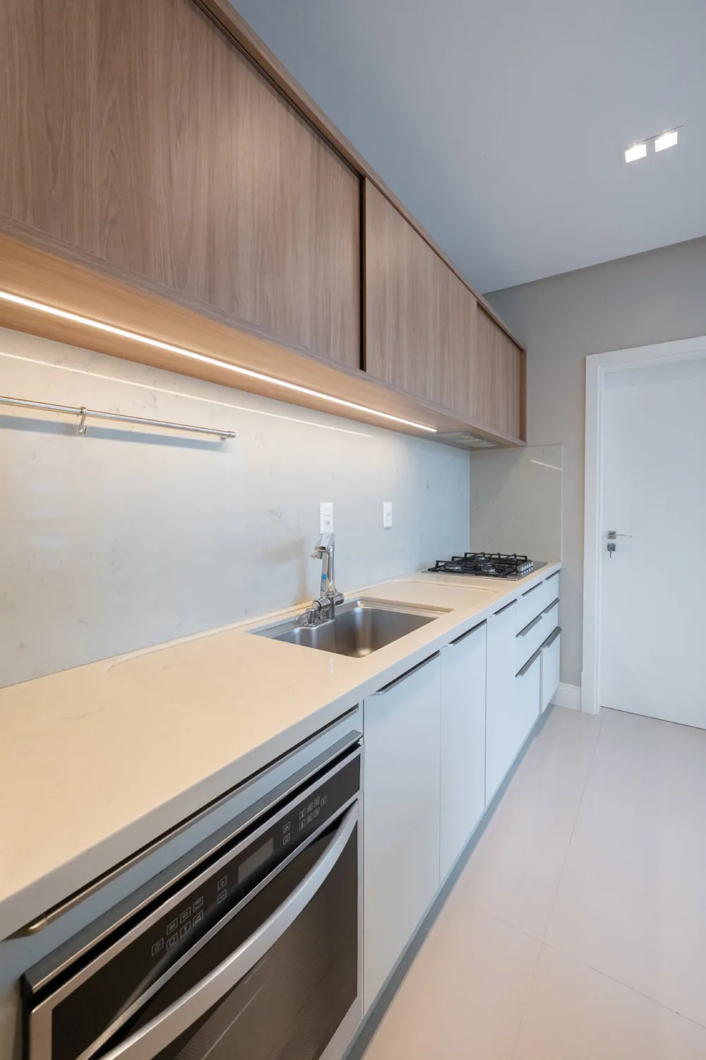 Apartamento para venda no bairro Meia Praia em Itapema