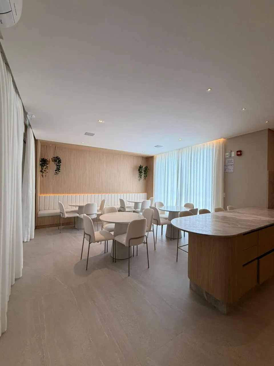Apartamento para venda no bairro Meia Praia em Itapema
