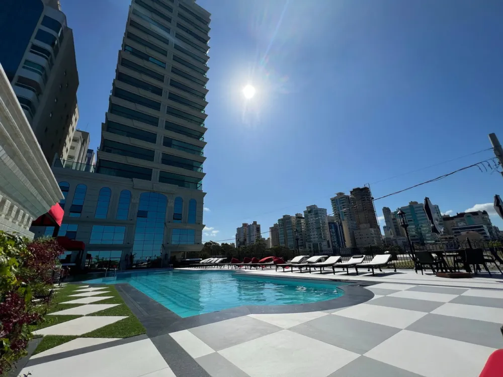 Apartamento para reserva no bairro Meia Praia em Itapema