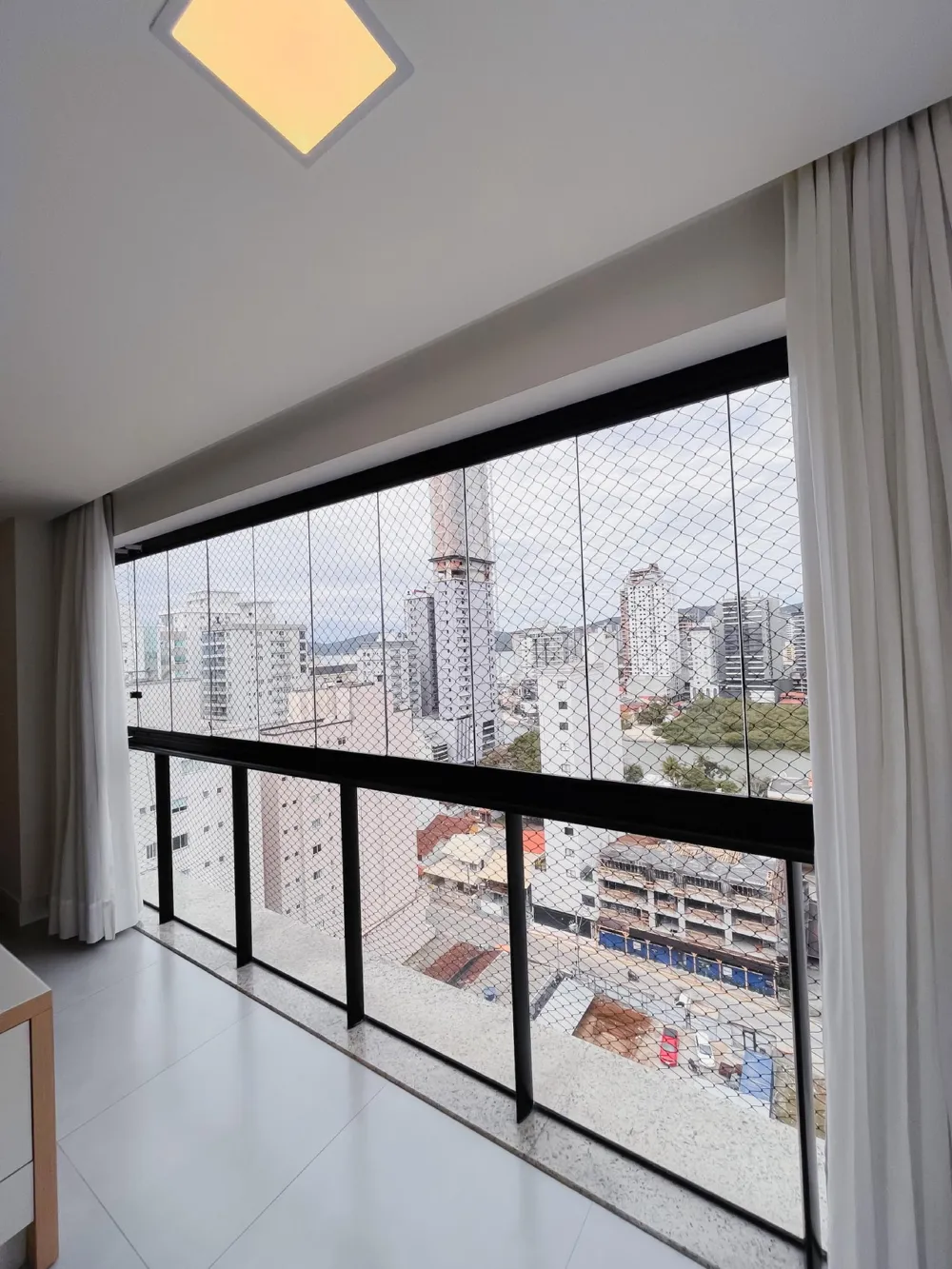 Apartamento para venda no bairro Meia Praia em Itapema