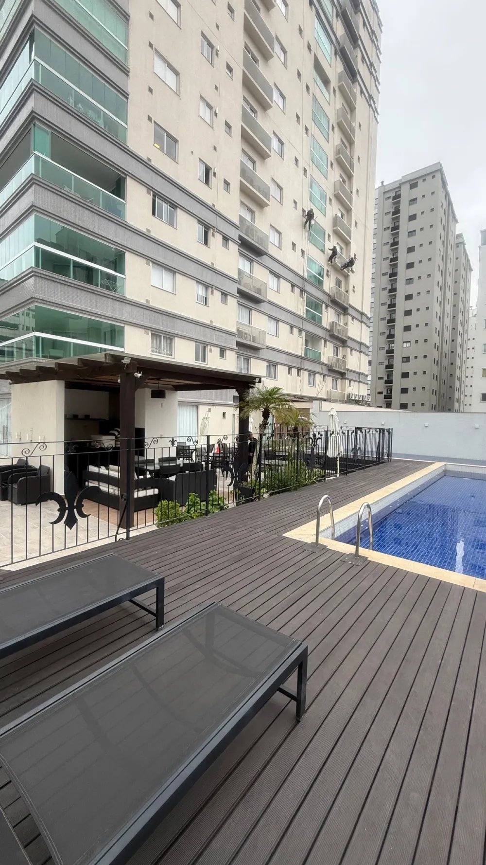Apartamento 3 quartos para venda no bairro Meia Praia em Itapema
