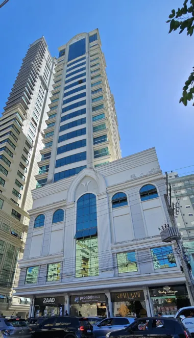 Apartamento para venda no bairro Meia Praia em Itapema