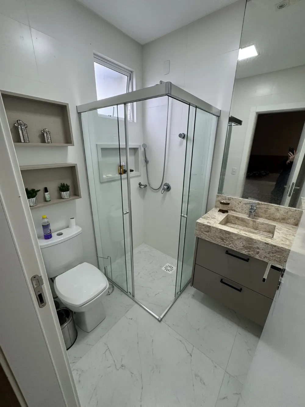 Apartamento para venda no bairro Meia Praia em Itapema