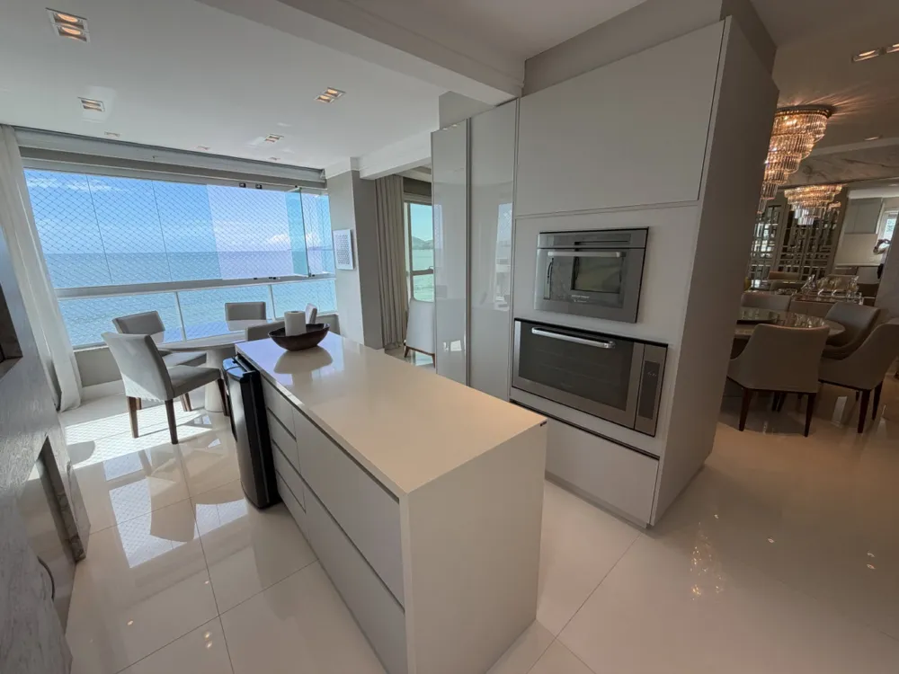 Apartamento para venda no bairro Meia Praia em Itapema