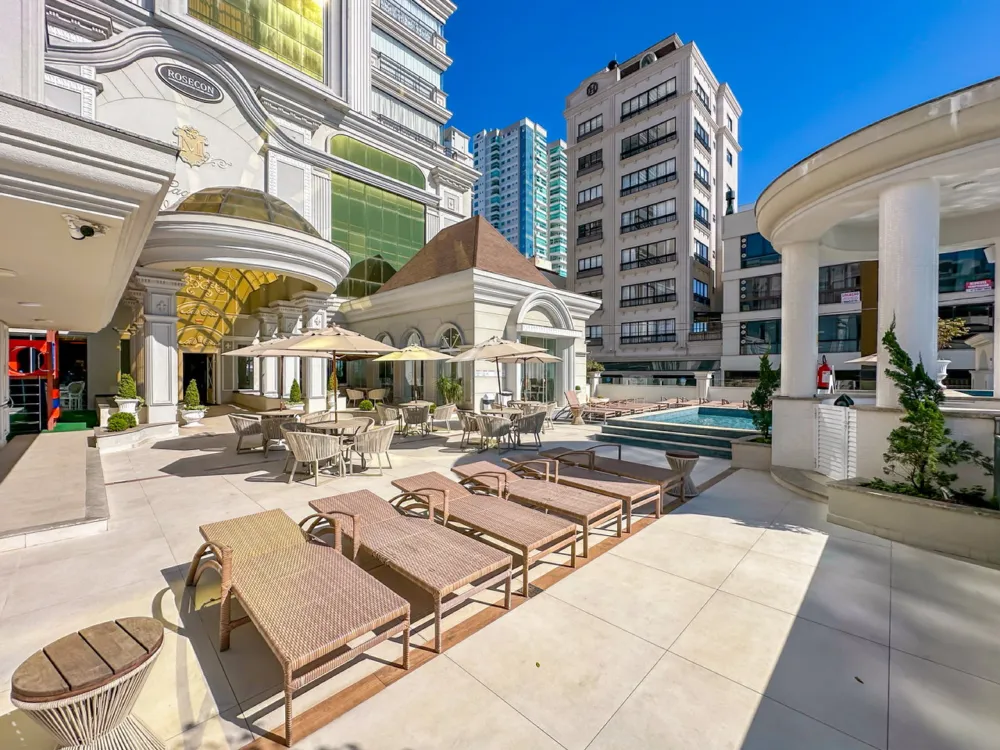Apartamento para venda no bairro Meia Praia em Itapema