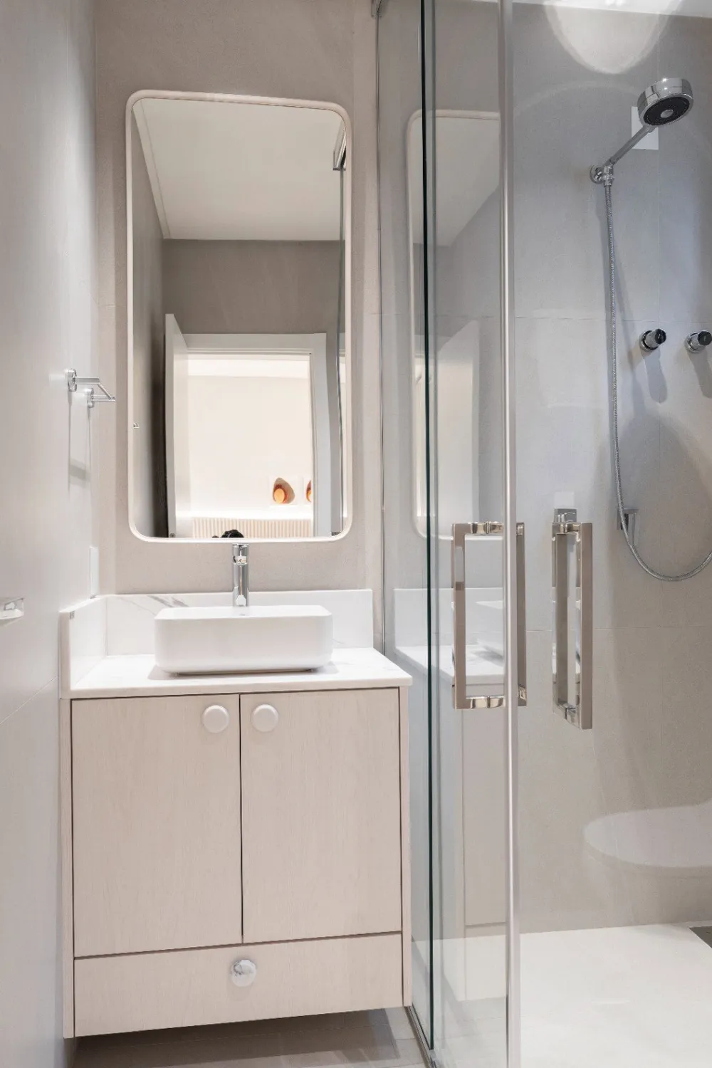 Apartamento para venda no bairro Meia Praia em Itapema