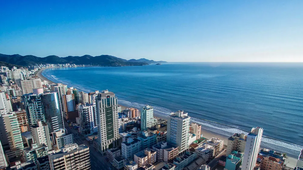 Apartamento para venda no bairro Meia Praia em Itapema