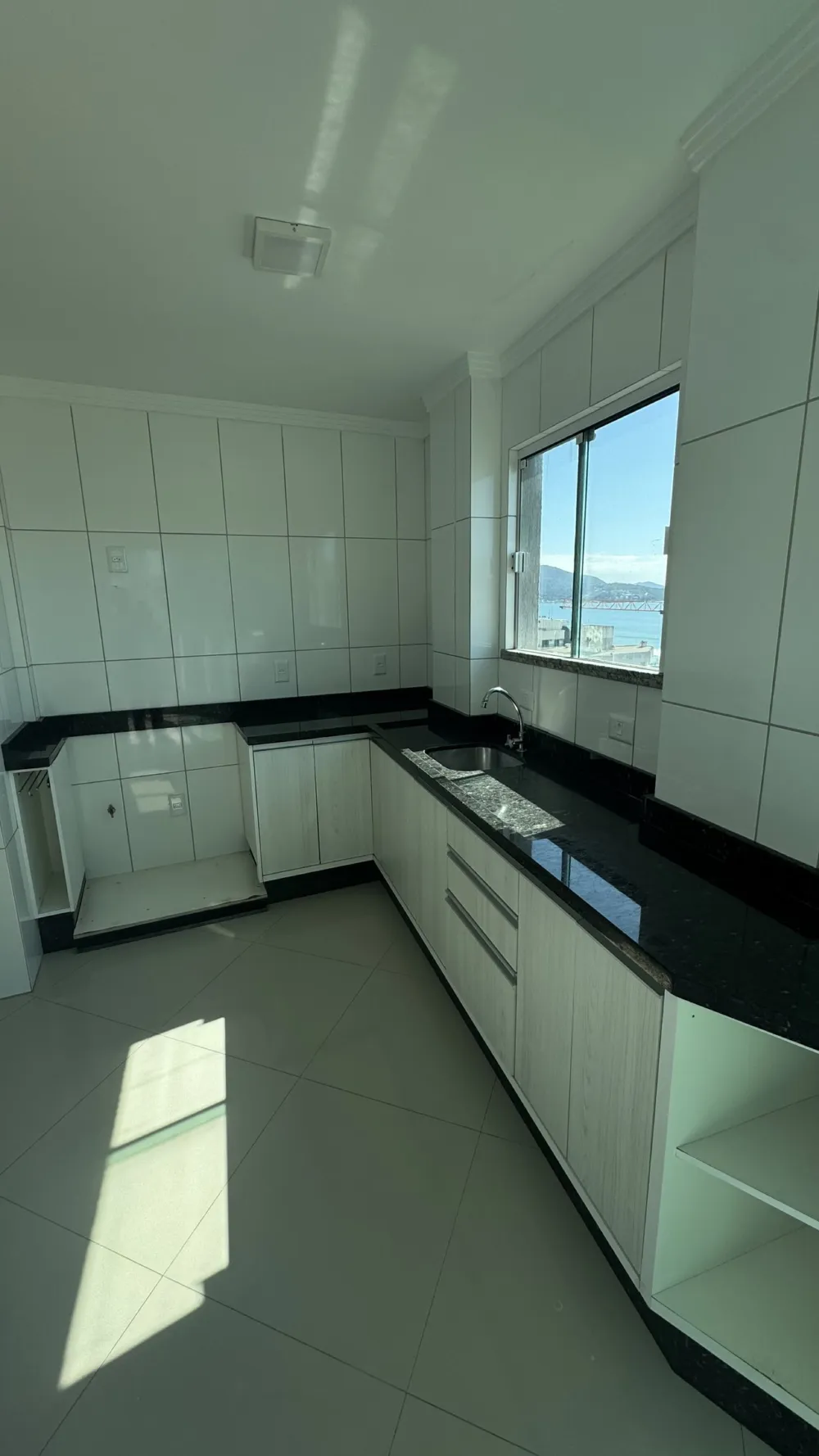 Apartamento 3 quartos para venda no bairro Meia Praia em Itapema