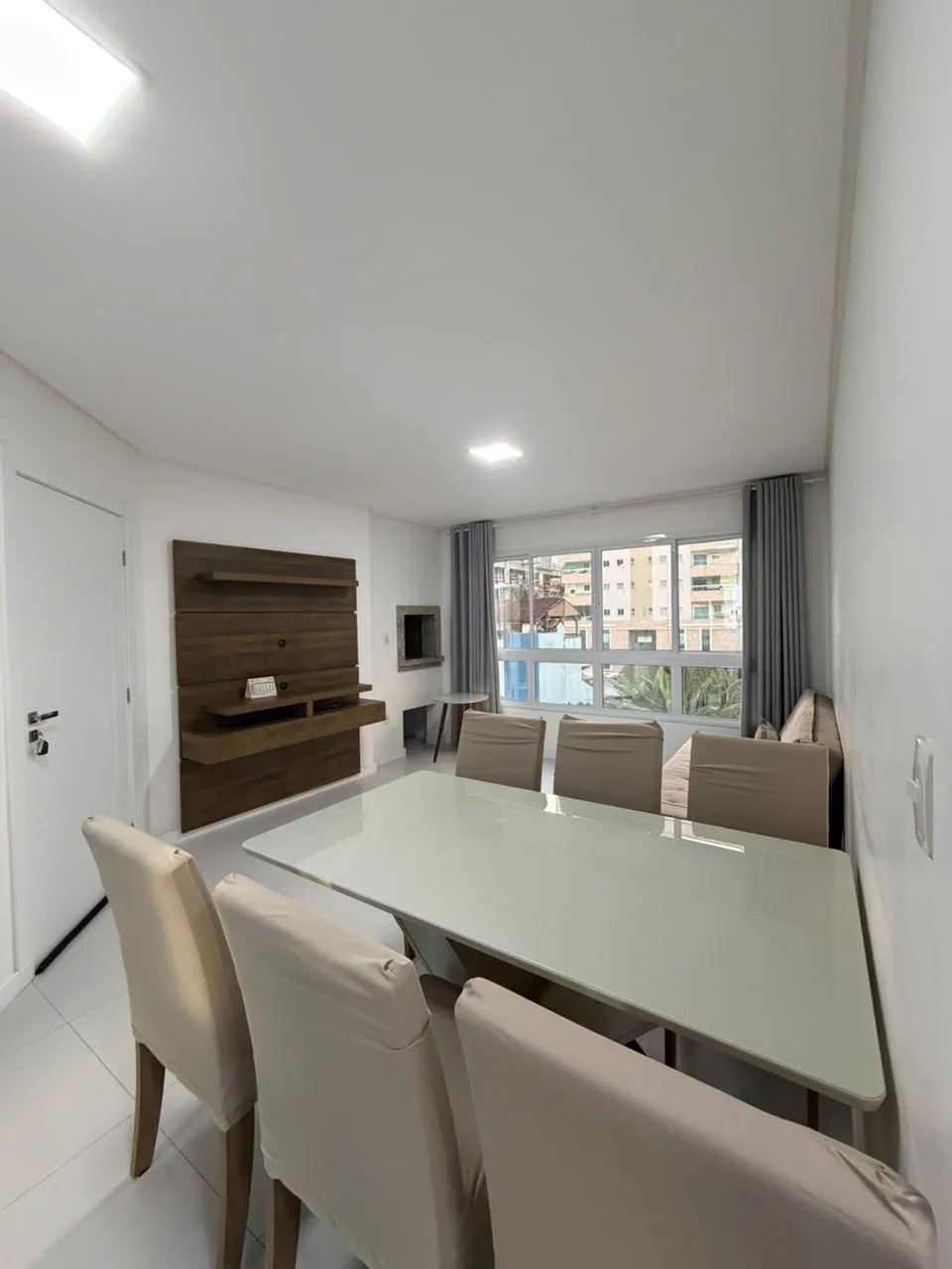 Apartamento 2 quartos para venda no bairro Meia Praia em Itapema