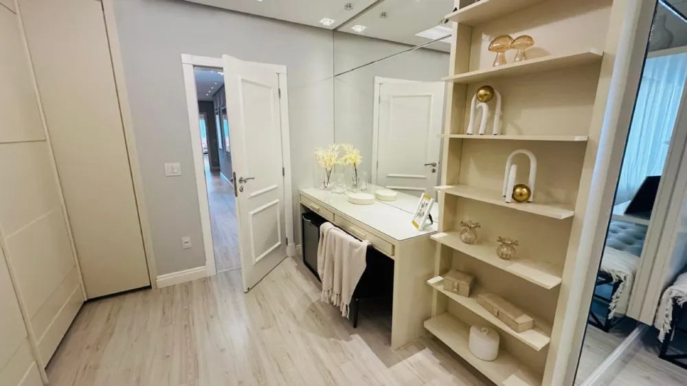 Apartamento 4 quartos para venda no bairro Meia Praia em Itapema