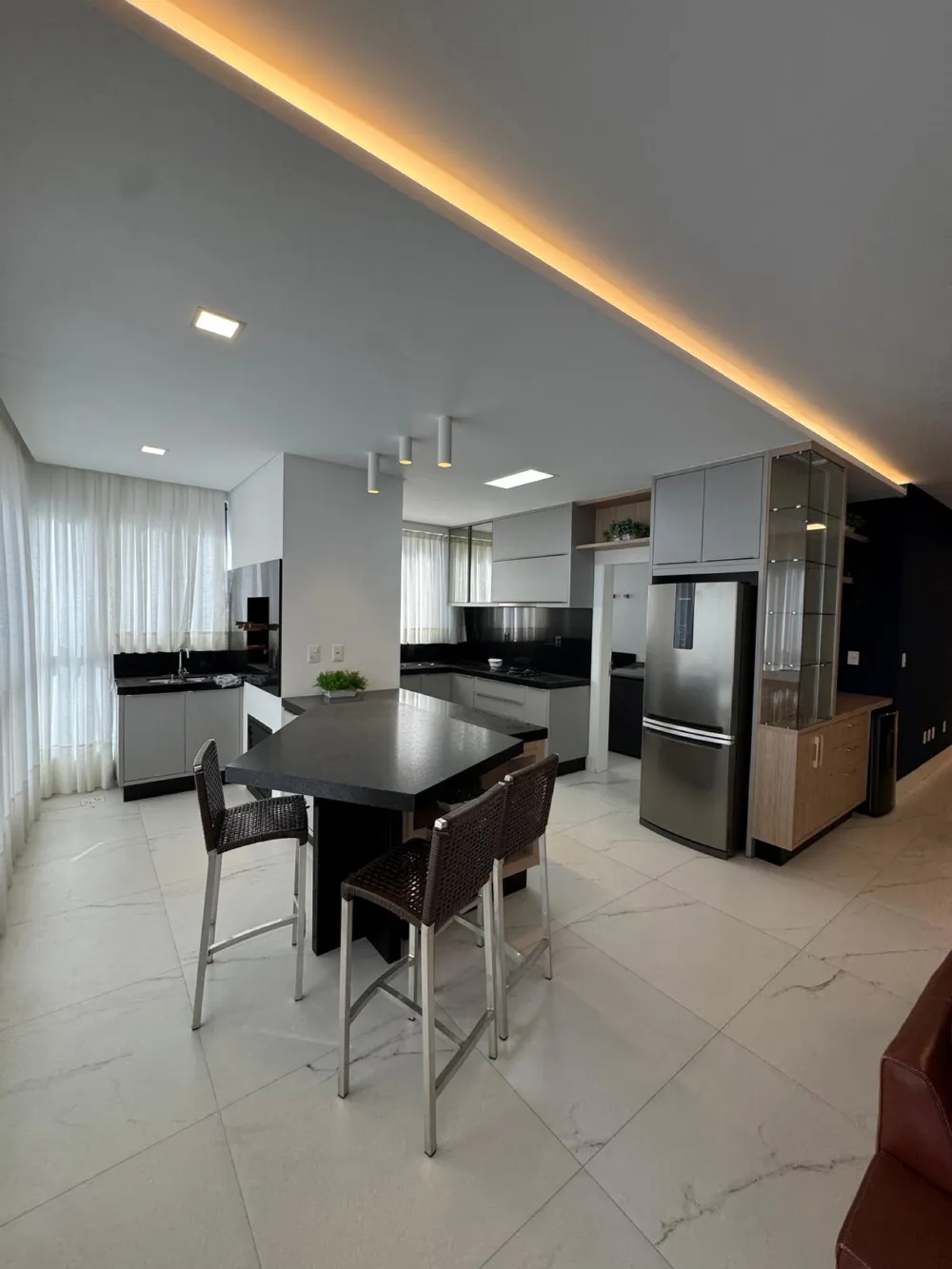 Apartamento para venda no bairro Meia Praia em Itapema