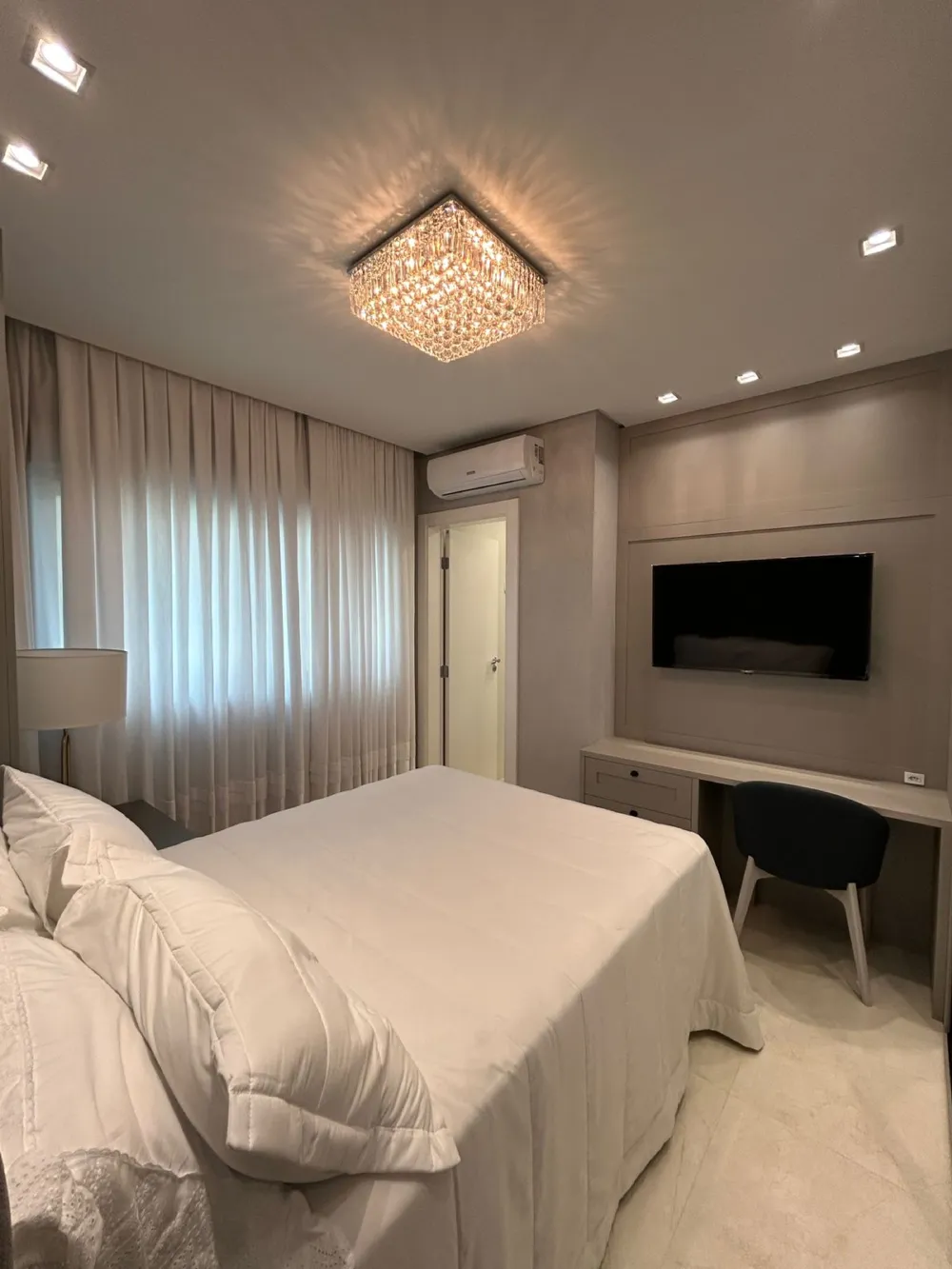 Apartamento para venda no bairro Meia Praia em Itapema
