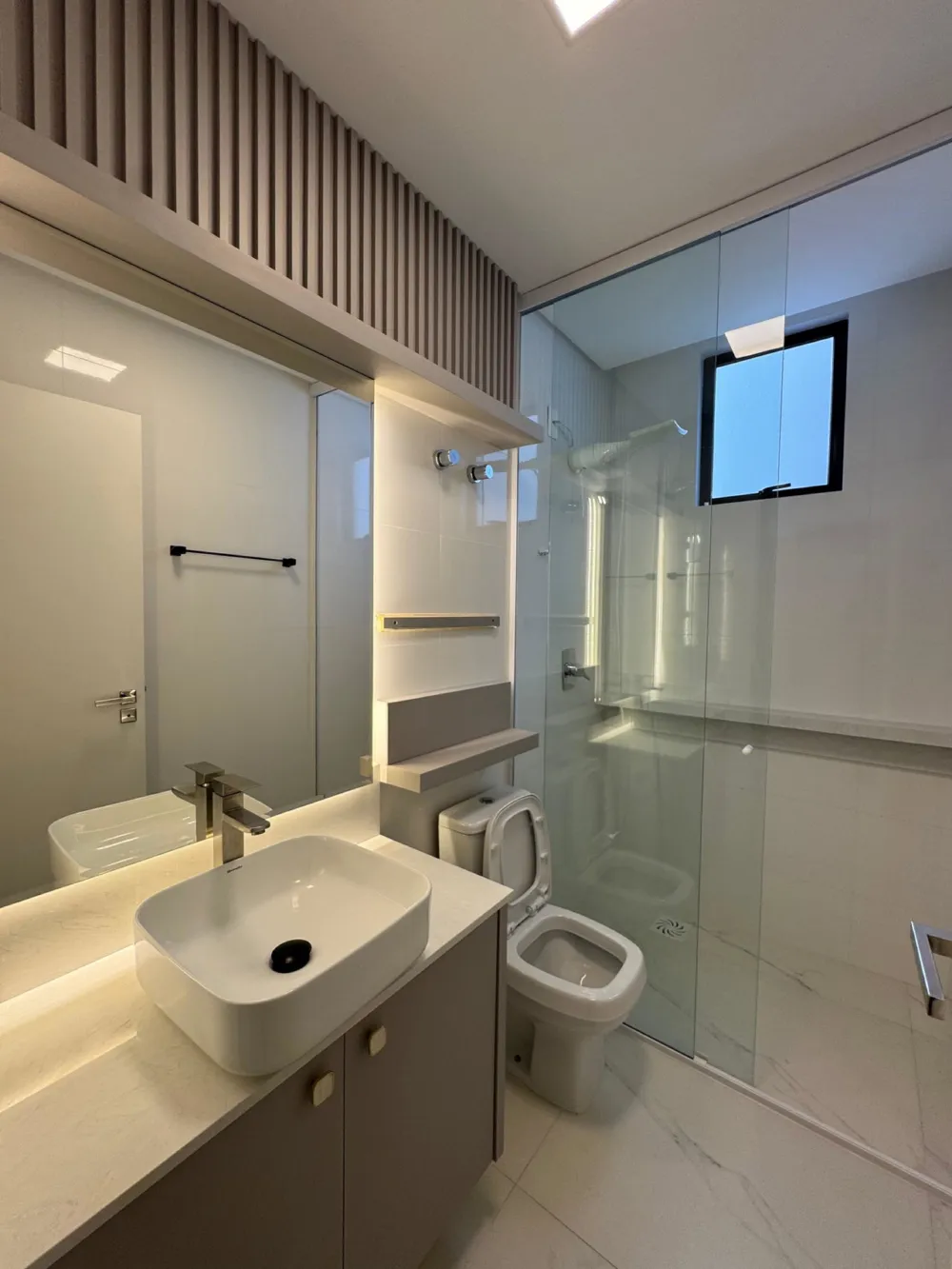 Apartamento para venda no bairro Meia Praia em Itapema