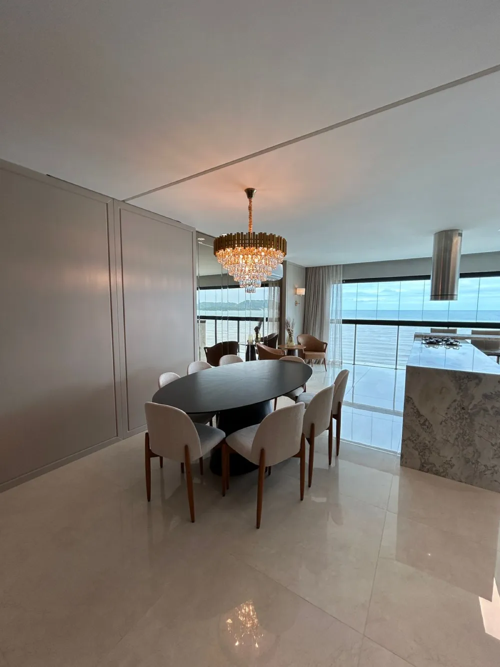 Apartamento para venda no bairro Meia Praia em Itapema