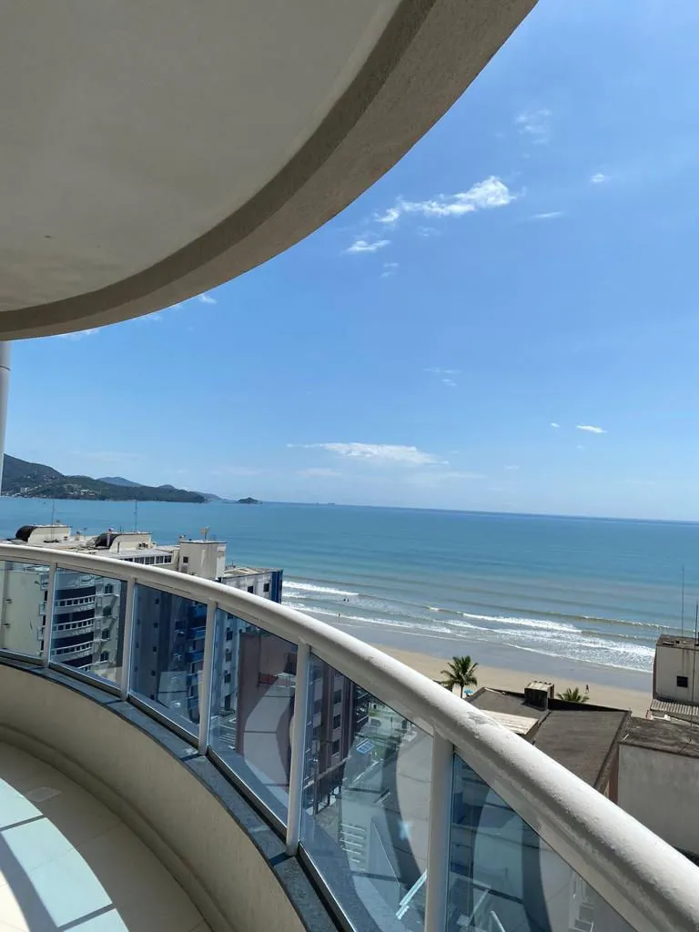 Apartamento para venda no bairro Meia Praia em Itapema