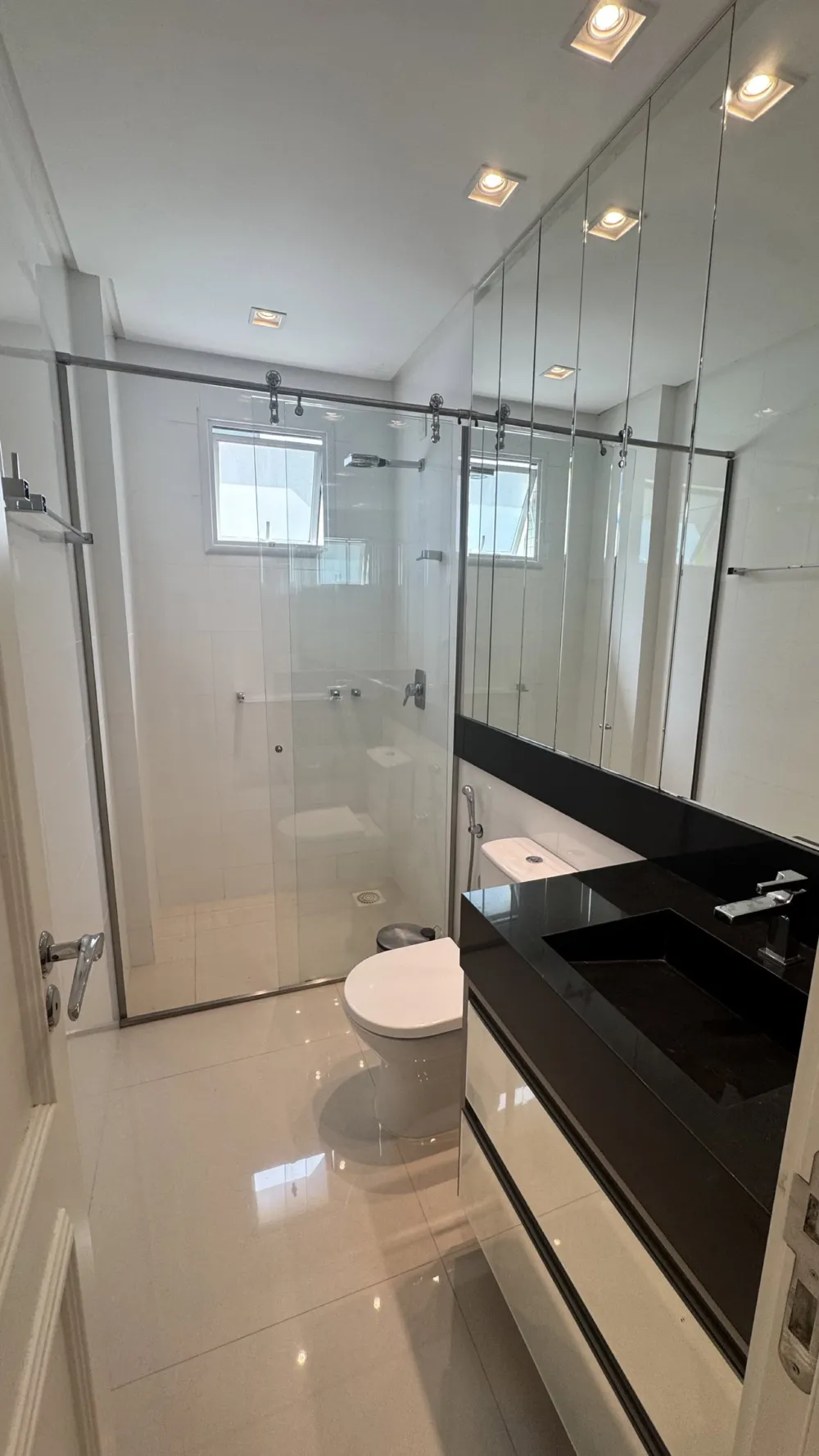 Apartamento 4 quartos para venda no bairro Meia Praia em Itapema