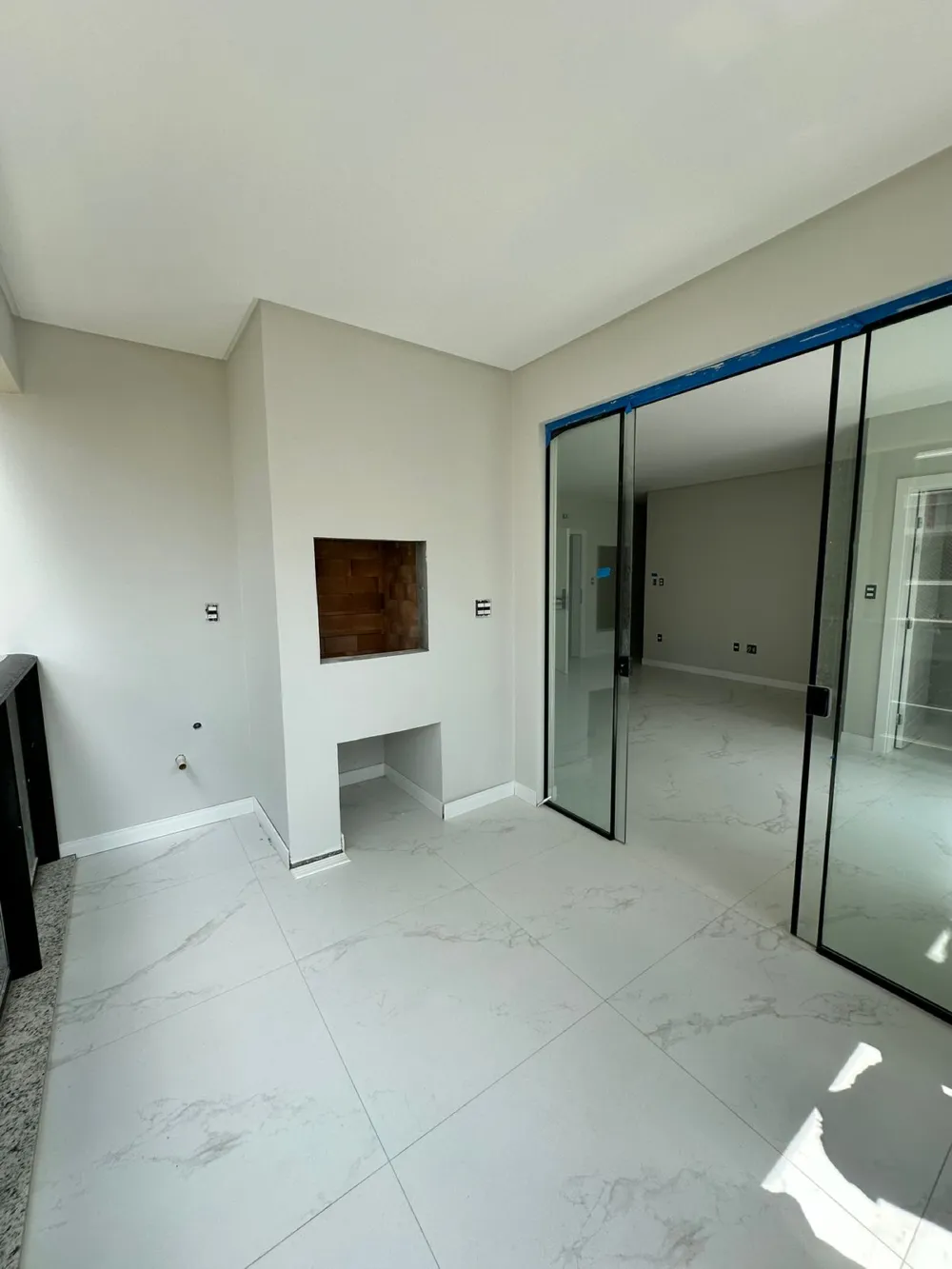 Apartamento para venda no bairro Meia Praia em Itapema
