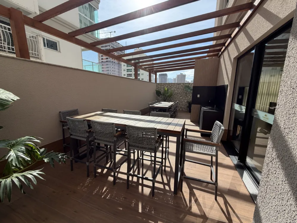 Apartamento para venda no bairro Meia Praia em Itapema