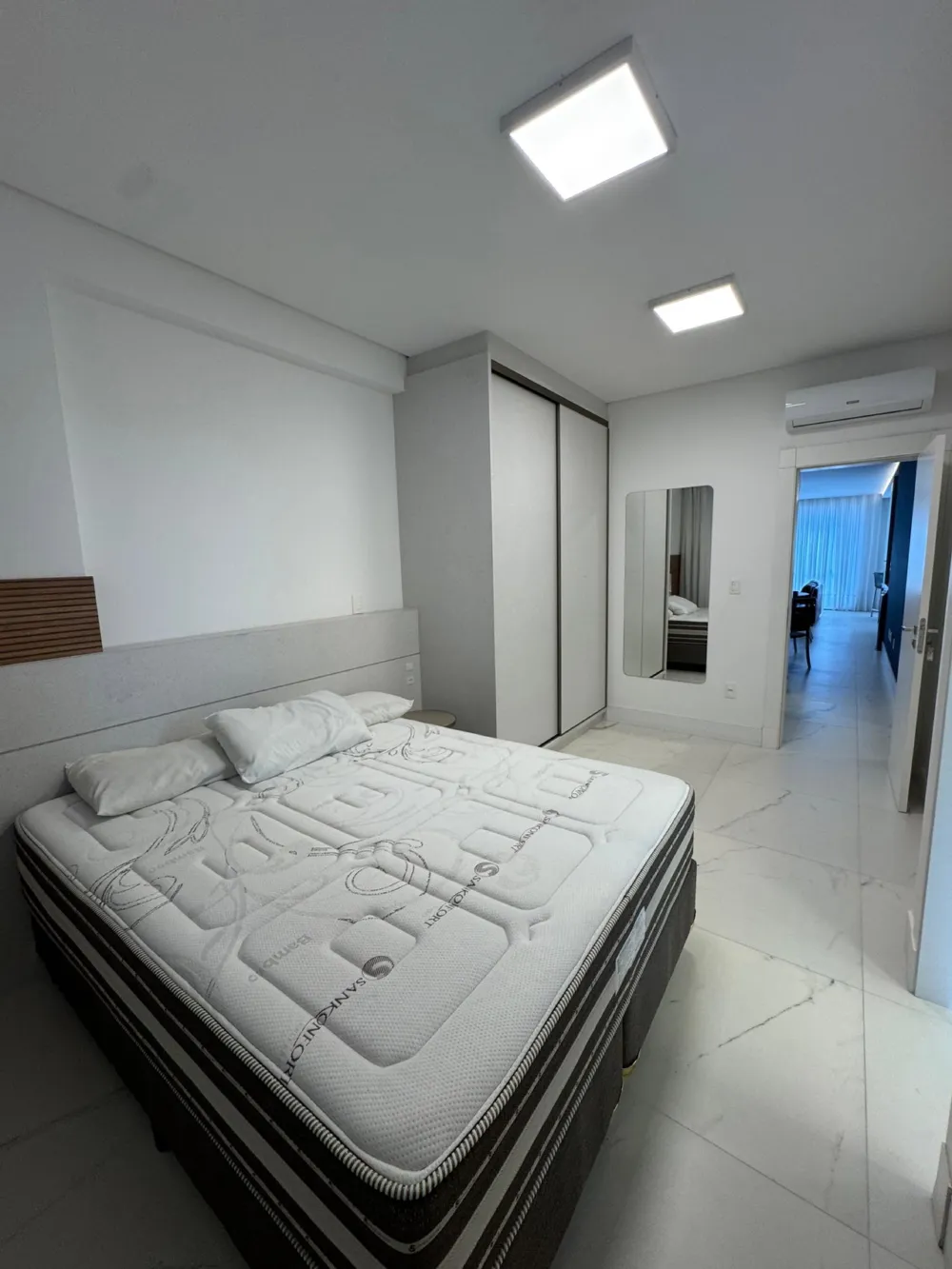 Apartamento para venda no bairro Meia Praia em Itapema