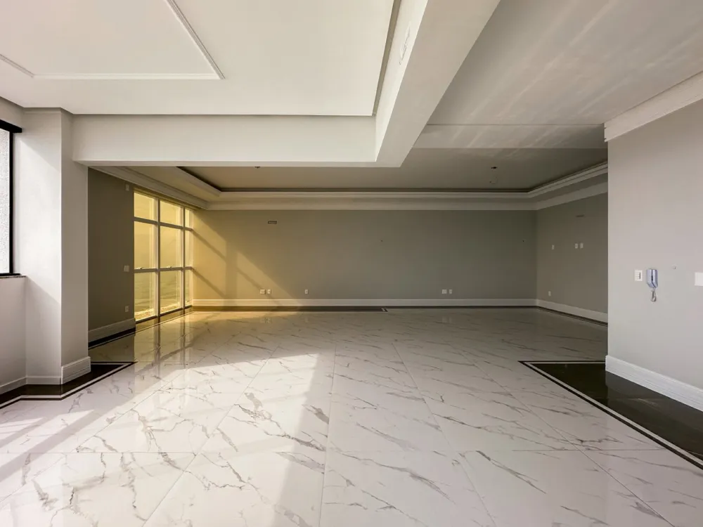Apartamento para venda no bairro Meia Praia em Itapema