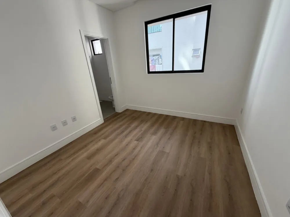 Apartamento para venda no bairro Meia Praia em Itapema