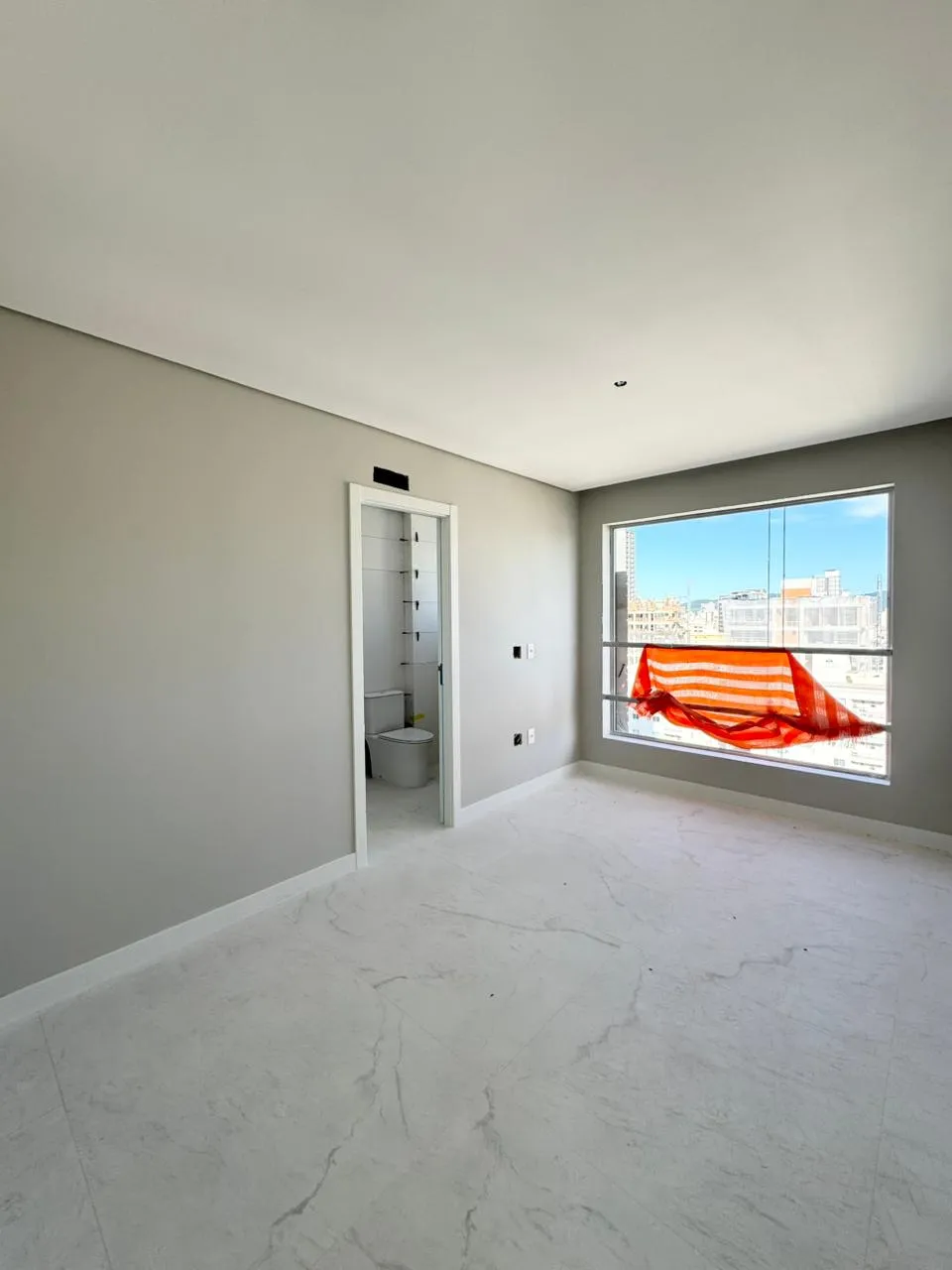 Apartamento para venda no bairro Meia Praia em Itapema