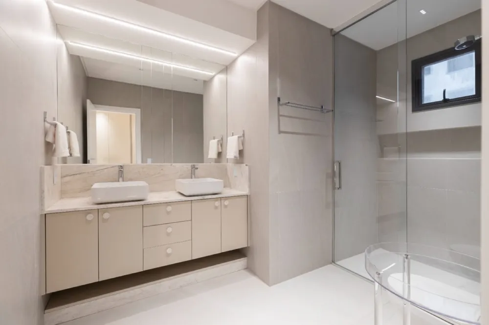 Apartamento para venda no bairro Meia Praia em Itapema